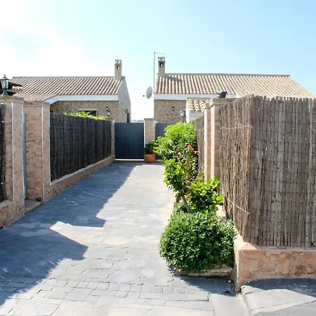 Apartament Casa Con Jardin Privado Y Piscina Comunitaria Con 2 Casas Solo Alquilamos A Familias