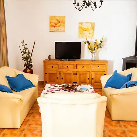 Casa Con Jardin Privado Y Piscina Comunitaria Con 2 Casas Solo Alquilamos A Familias