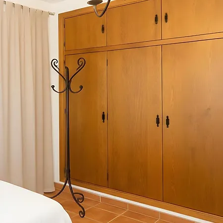 Casa Con Jardin Privado Y Piscina Comunitaria Con 2 Casas Solo Alquilamos A Familias * Conil De La Frontera