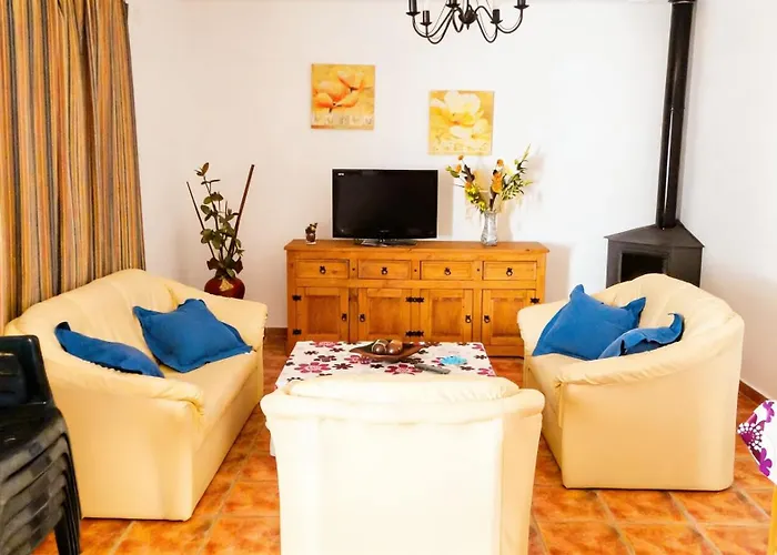 Casa Con Jardin Privado Y Piscina Comunitaria Con 2 Casas Solo Alquilamos A Familias